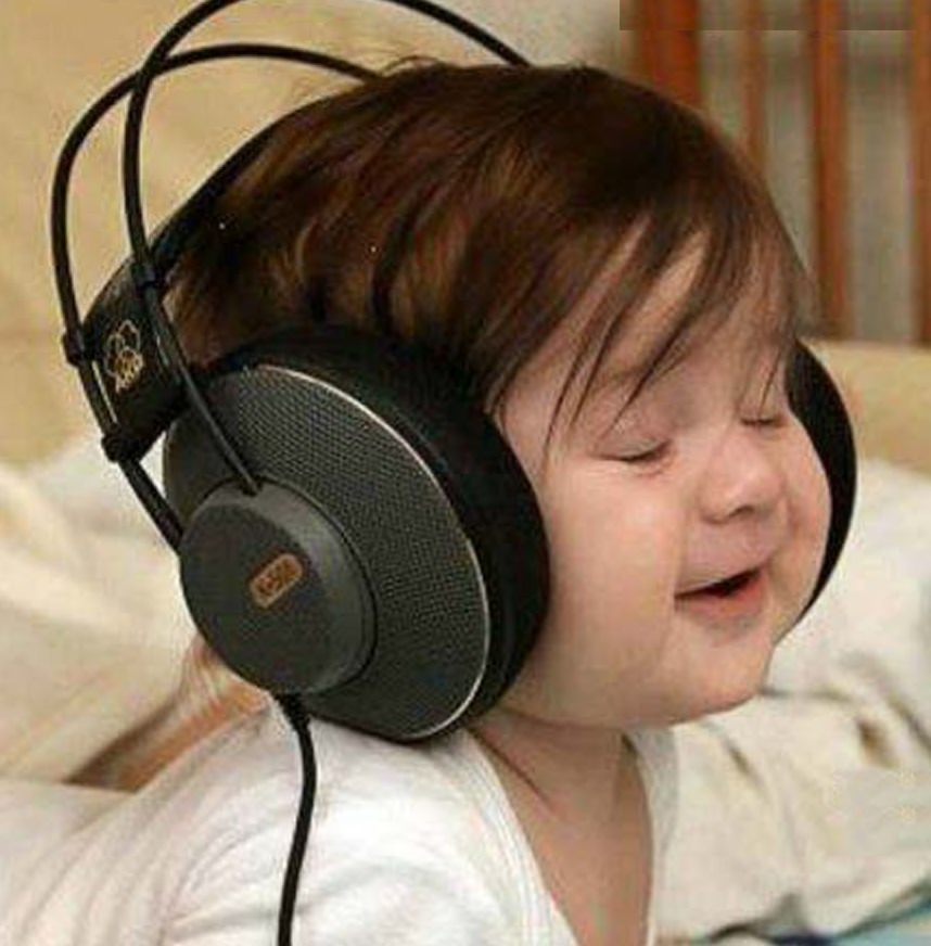 cute_baby_listening_music